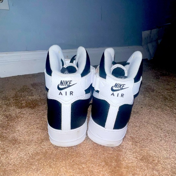 Nike Air Force 1 Hightops - Picture 3 of 3